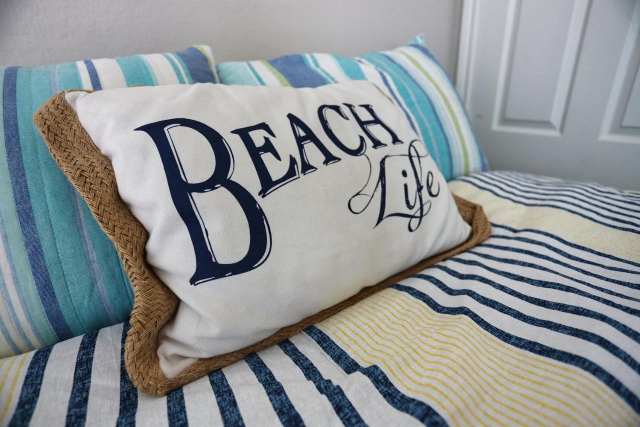 Yellow Beach Haven, Decks, Views, Mere Steps To Sand Galveston Ngoại thất bức ảnh