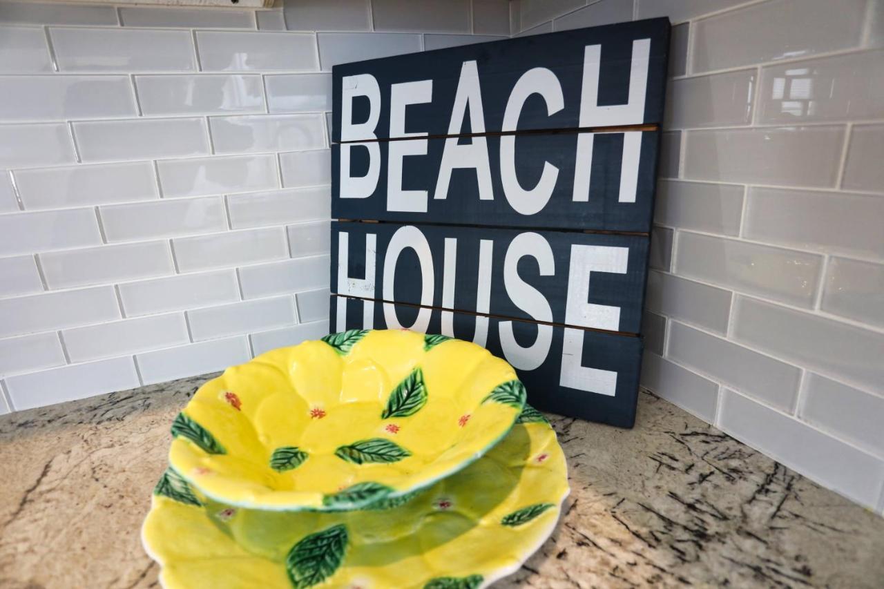 Yellow Beach Haven, Decks, Views, Mere Steps To Sand Galveston Ngoại thất bức ảnh