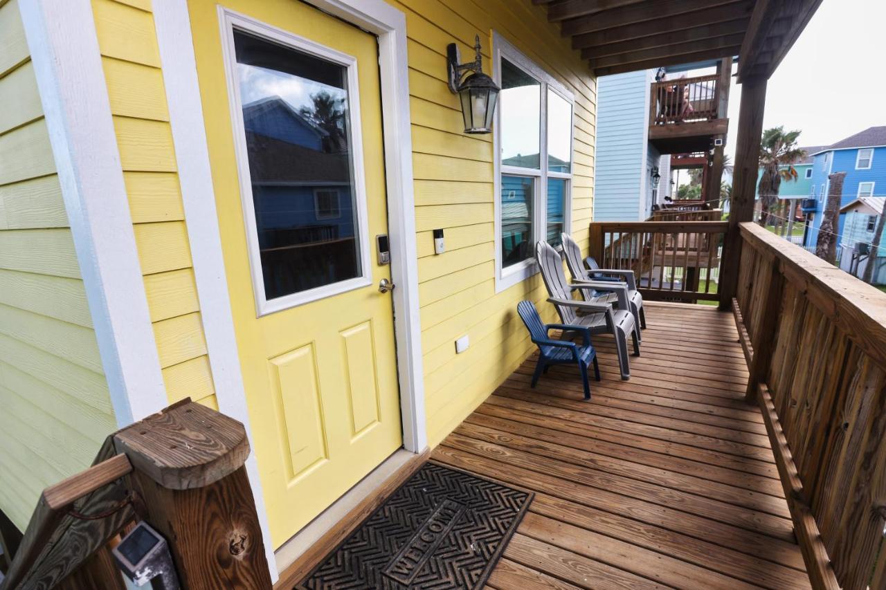 Yellow Beach Haven, Decks, Views, Mere Steps To Sand Galveston Ngoại thất bức ảnh